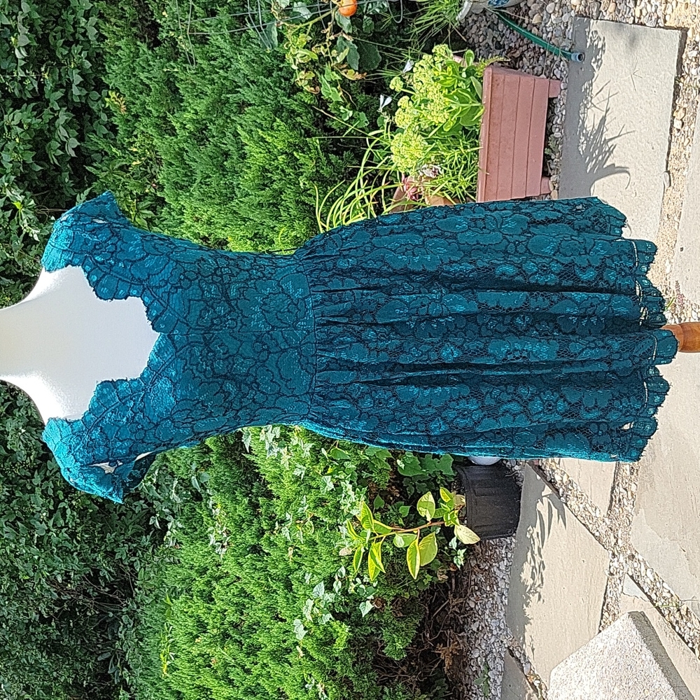 Betsey Johnson green/teal laced dress